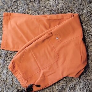 Figs terracotta set. Women's xxl rafela top, men's xxl short cargo pants